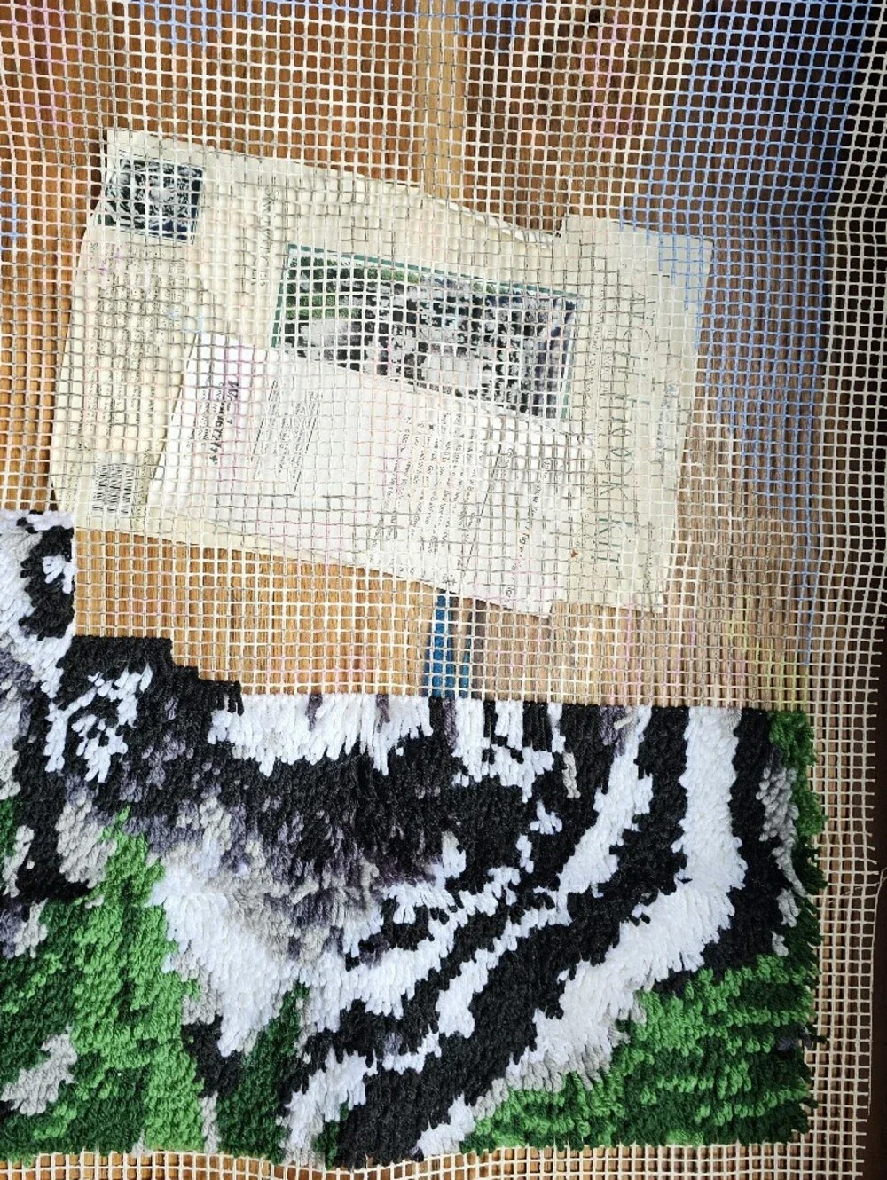 2 Latch Hook Rug Or Wall Hanging Unfinished Projects Cat And Snow Tiger
